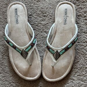 Minnetonka Women's Sandals with Beaded Design - Cream and Turquoise. Size 8